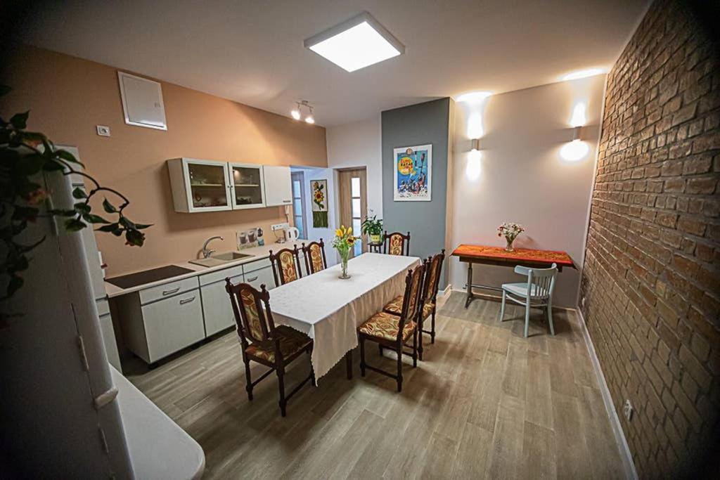 Apartament Rynek Leśna Exterior foto
